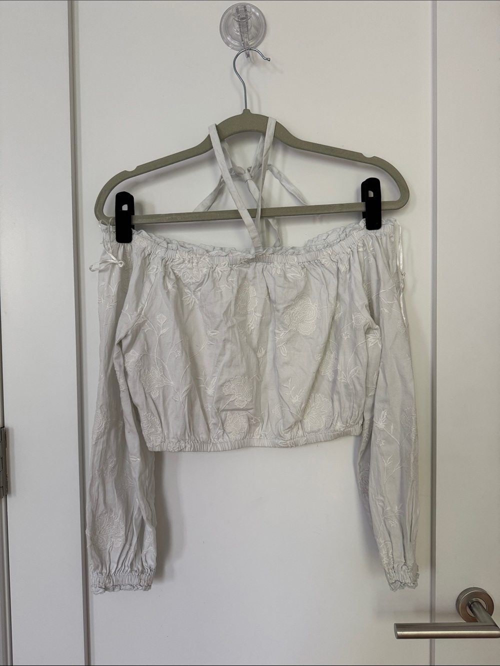 Intermix Off-Shoulder Long Sleeve Cropped Top - White